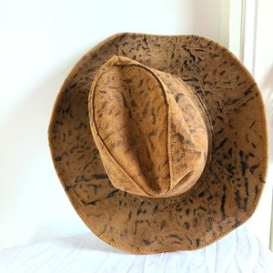 VINTAGE - Leather cowgirl hat